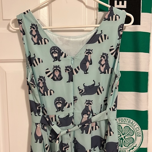 Raccoon Print Sleeveless Dress - Picture 3 of 4